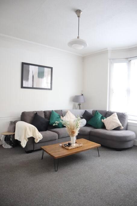 Spacious 1 Bedroom Apartment Leicester Extérieur photo