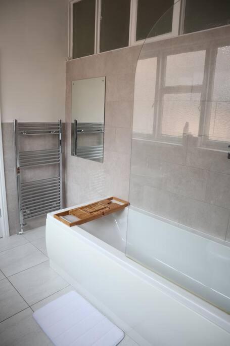 Spacious 1 Bedroom Apartment Leicester Extérieur photo