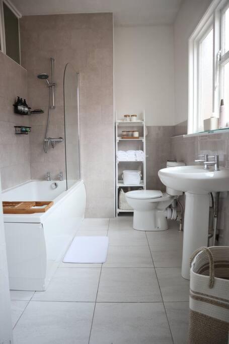 Spacious 1 Bedroom Apartment Leicester Extérieur photo